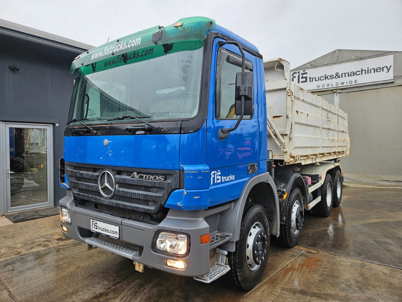 Mercedes-Benz Actros 3241 8x4 3 sided tipper - full spring - Tipper: picture 1 Mercedes-Benz Actros 3241 8x4 3 sided tipper - full spring - Tipper: picture 1