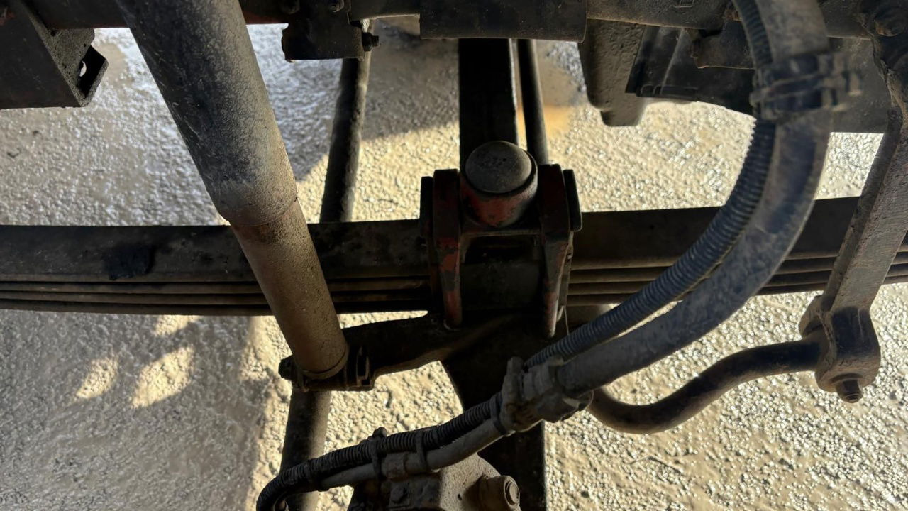 Cab chassis truck Mercedes-Benz SK 3229 8x4 chassis - complete spring V8: picture 6