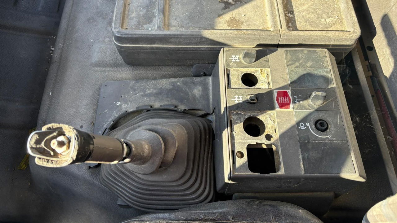 Cab chassis truck Mercedes-Benz SK 3229 8x4 chassis - complete spring V8: picture 16