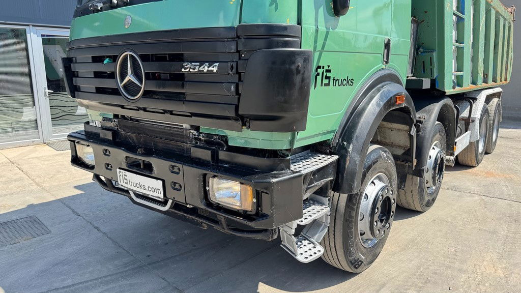 Mercedes-Benz SK 3235 8X4 tipper - V8 - Tipper: picture 2 Mercedes-Benz SK 3235 8X4 tipper - V8 - Tipper: picture 2