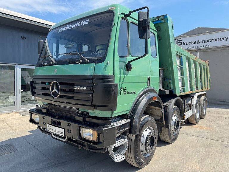 Mercedes-Benz SK 3235 8X4 tipper - V8 - Tipper: picture 1 Mercedes-Benz SK 3235 8X4 tipper - V8 - Tipper: picture 1