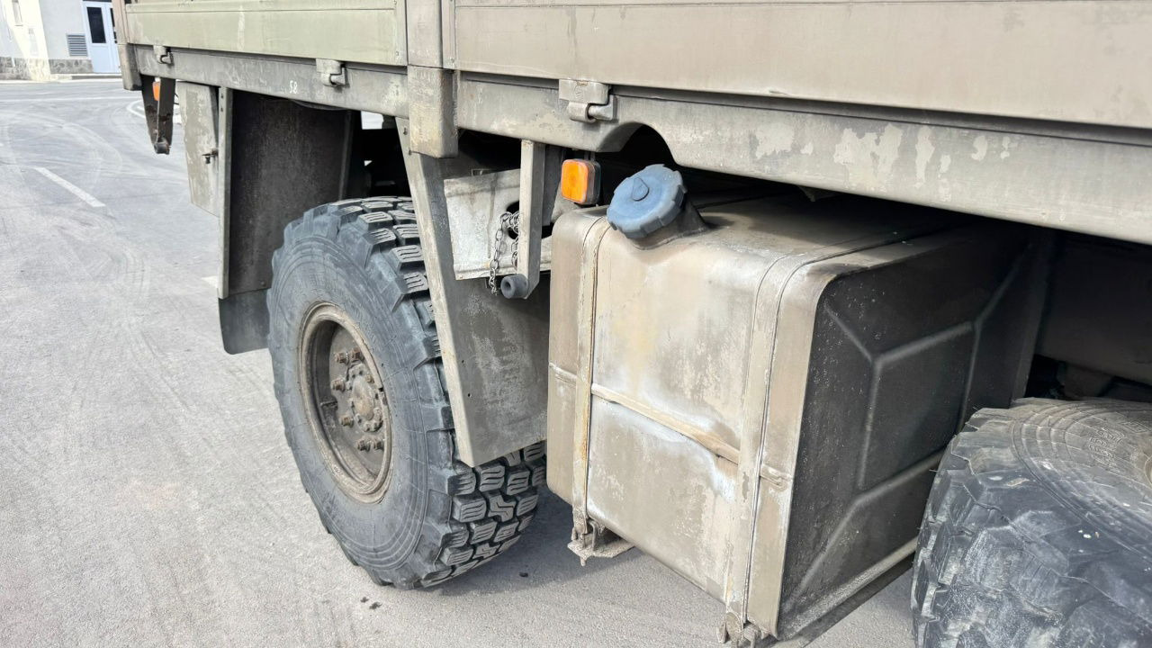 Steyr 12M18 4X4 stake body -  truck - Curtainsider truck: picture 3 Steyr 12M18 4X4 stake body -  truck - Curtainsider truck: picture 3