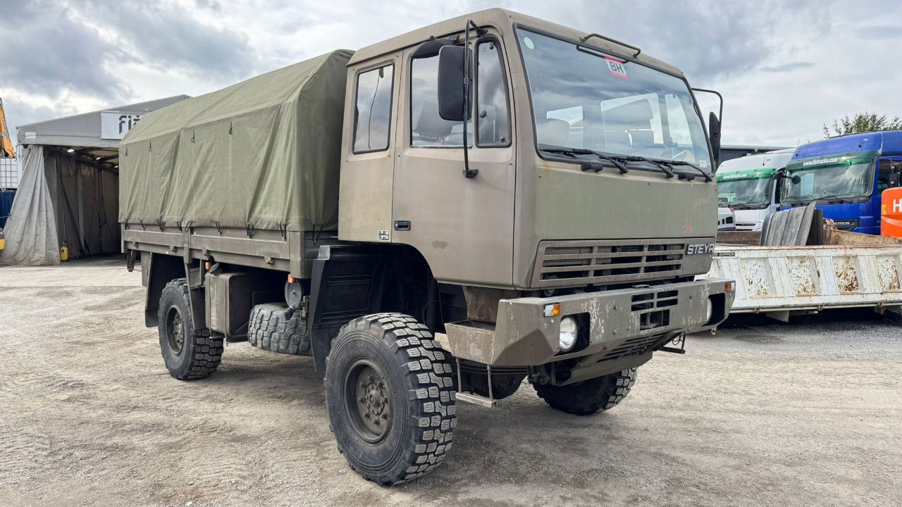 Steyr 12M18 4X4 stake body -  truck - Curtainsider truck: picture 3 Steyr 12M18 4X4 stake body -  truck - Curtainsider truck: picture 3