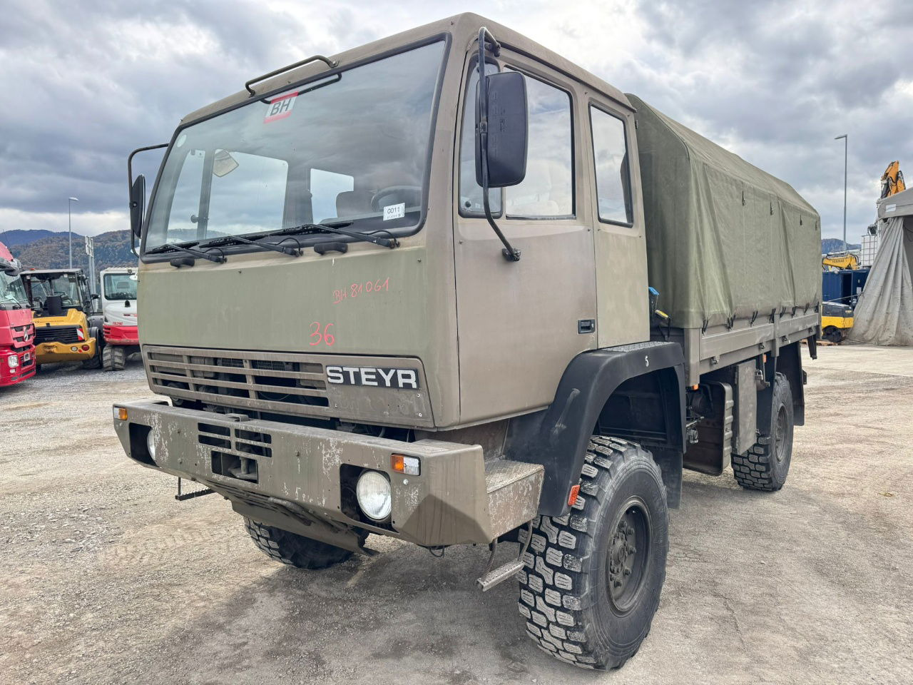 Steyr 12M18 4X4 stake body -  truck - Curtainsider truck: picture 1 Steyr 12M18 4X4 stake body -  truck - Curtainsider truck: picture 1