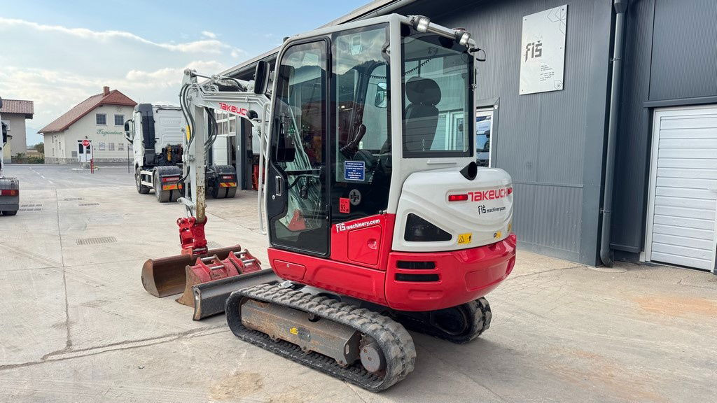 Takeuchi TB230 - Powertilt - 3X Buckets - 2021 Year - TOP - Mini excavator: picture 4 Takeuchi TB230 - Powertilt - 3X Buckets - 2021 Year - TOP - Mini excavator: picture 4