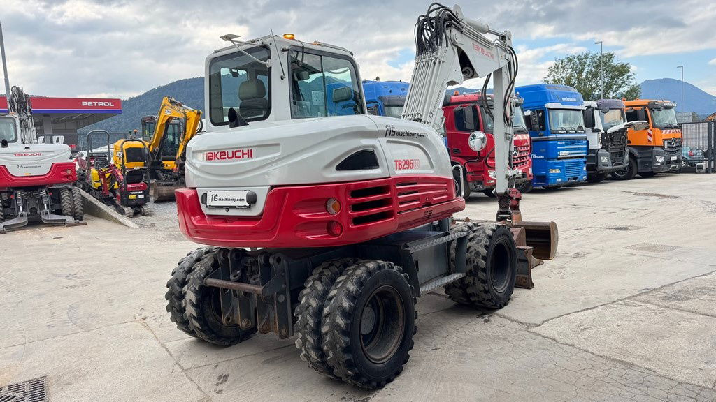 Takeuchi TB295W - 2014 Year - Powertilt - 3X Buckets - Wheel excavator: picture 4 Takeuchi TB295W - 2014 Year - Powertilt - 3X Buckets - Wheel excavator: picture 4