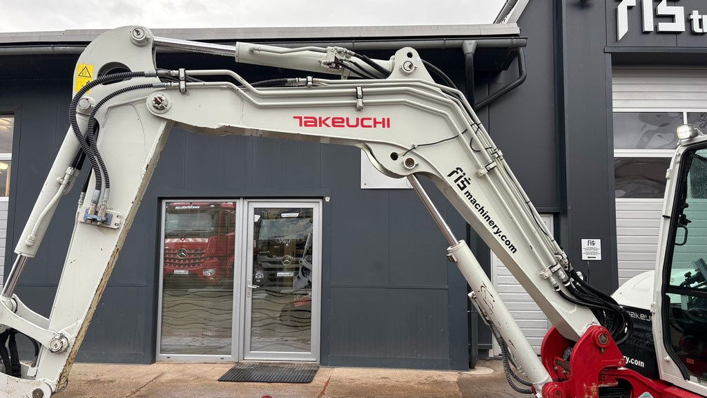 Takeuchi TB370 - Powertilt - 3X Buckets - 2021 Year - 3025 Working Hours - Mini excavator: picture 3 Takeuchi TB370 - Powertilt - 3X Buckets - 2021 Year - 3025 Working Hours - Mini excavator: picture 3