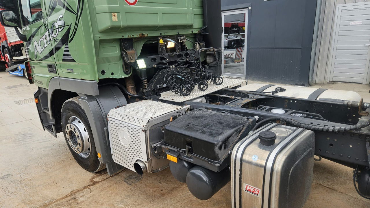 Tractor unit Mercedes-Benz Actros 1841 LS - tipper hydraulics - retarder: picture 38