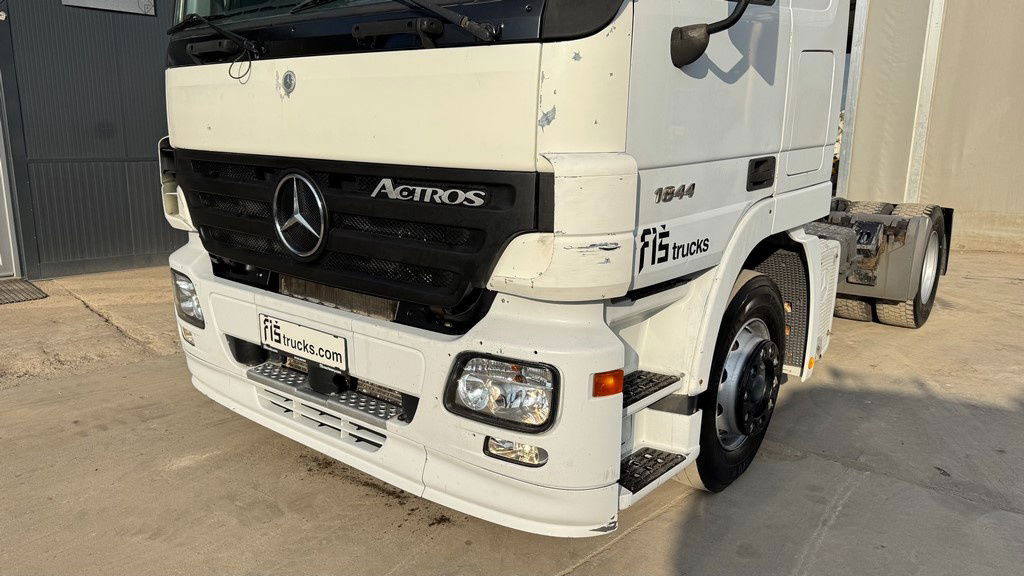 Mercedes-Benz Actros 1844 4x2 tractor unit - retarder - Tractor unit: picture 2 Mercedes-Benz Actros 1844 4x2 tractor unit - retarder - Tractor unit: picture 2