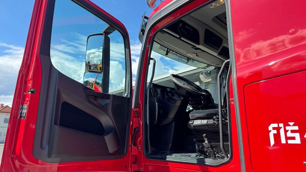 Leasing of  Mercedes-Benz Arocs 1945 HAD 4X4 tractor unit - tipper hydraulics - retarder Mercedes-Benz Arocs 1945 HAD 4X4 tractor unit - tipper hydraulics - retarder: picture 18