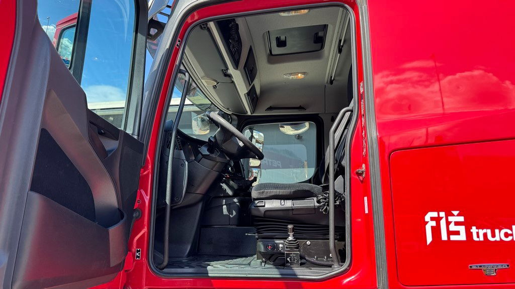 Leasing of  Mercedes-Benz Arocs 1945 HAD 4X4 tractor unit - tipper hydraulics - retarder Mercedes-Benz Arocs 1945 HAD 4X4 tractor unit - tipper hydraulics - retarder: picture 19