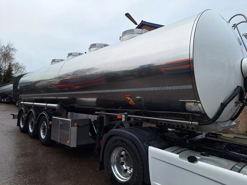 ETA SR3A - Tank semi-trailer: picture 4 ETA SR3A - Tank semi-trailer: picture 4