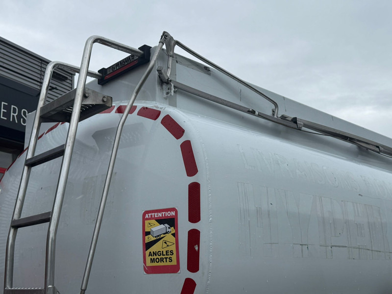 Renault Midlum 220.10 - Tank truck: picture 5 Renault Midlum 220.10 - Tank truck: picture 5