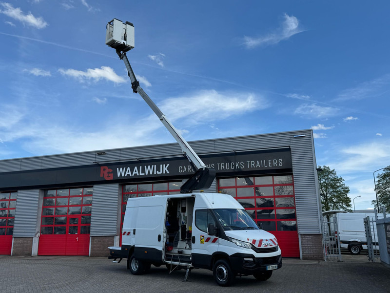 Iveco 70C15H  2 persoonslift, Electric/Hydraulic lift K 42 - Van: picture 4 Iveco 70C15H  2 persoonslift, Electric/Hydraulic lift K 42 - Van: picture 4