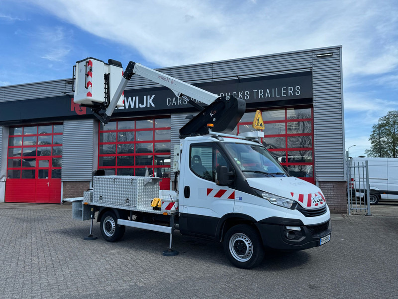 Iveco Daily 35S14 2 Person, Km 31.936!! 4x gestempeld, 2 persoonslift - Van: picture 2 Iveco Daily 35S14 2 Person, Km 31.936!! 4x gestempeld, 2 persoonslift - Van: picture 2