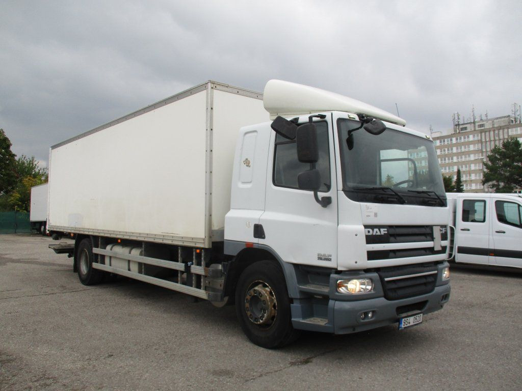 DAF CF 75.310 - Box truck: picture 3 DAF CF 75.310 - Box truck: picture 3