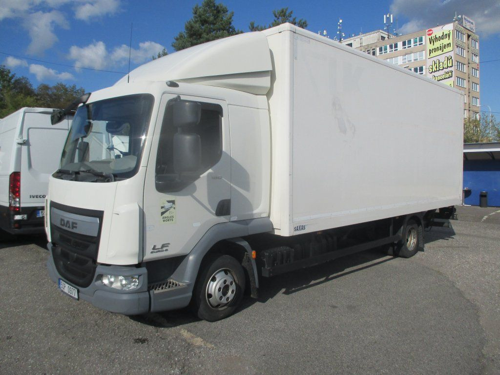 Box van DAF LF 180 mit LBW: picture 1