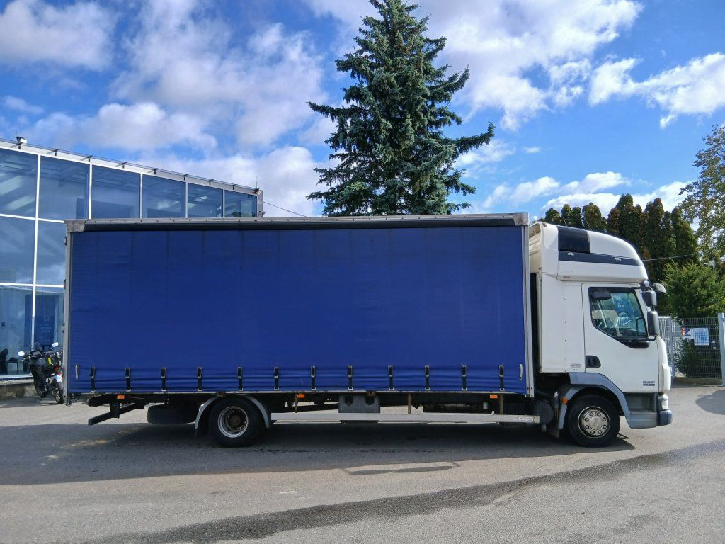 DAF LF45.220 EURO 4 - Curtainsider truck: picture 3 DAF LF45.220 EURO 4 - Curtainsider truck: picture 3