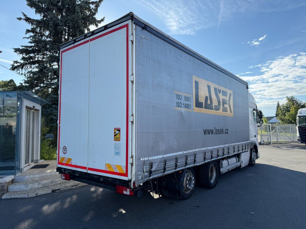 DAF XF440 EURO 6 6x2 - Curtainsider truck: picture 4 DAF XF440 EURO 6 6x2 - Curtainsider truck: picture 4