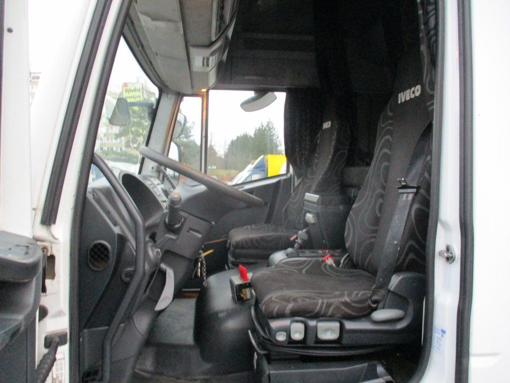 Iveco 140E22 - Hook lift truck: picture 3 Iveco 140E22 - Hook lift truck: picture 3