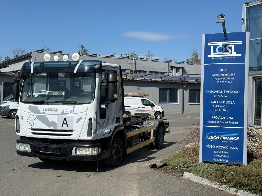 Iveco 75E18 EURO 4 - Hook lift truck: picture 1 Iveco 75E18 EURO 4 - Hook lift truck: picture 1