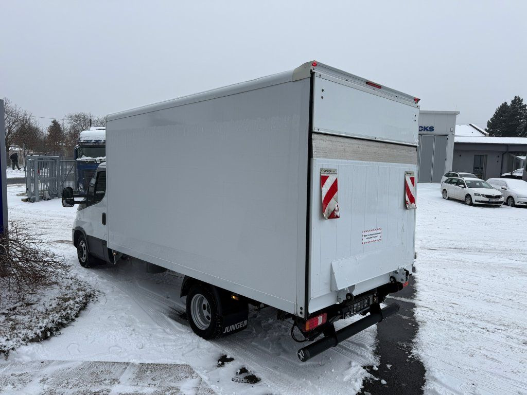 Iveco Daily 35C16 - Box van: picture 5 Iveco Daily 35C16 - Box van: picture 5