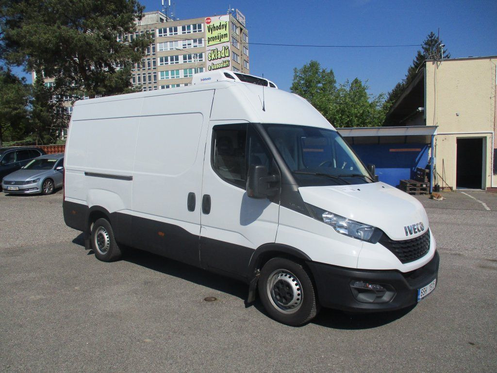 Iveco Daily 35S16 2.3L - Refrigerated van: picture 3 Iveco Daily 35S16 2.3L - Refrigerated van: picture 3