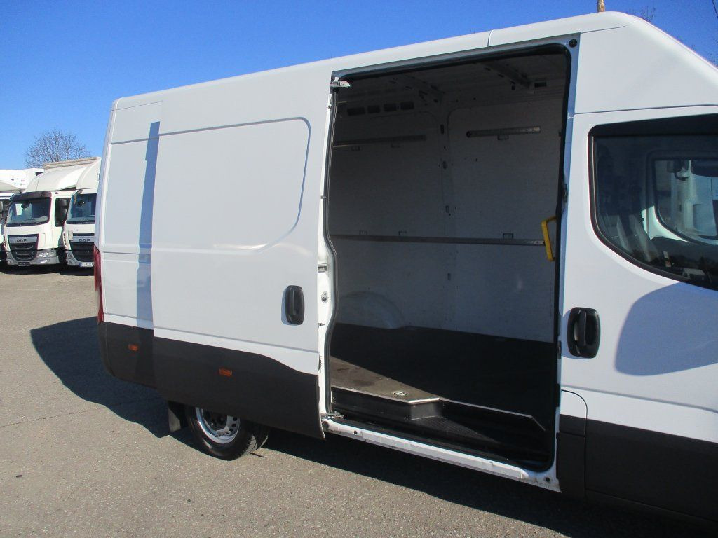Iveco Daily 35S16 - Panel van: picture 4 Iveco Daily 35S16 - Panel van: picture 4