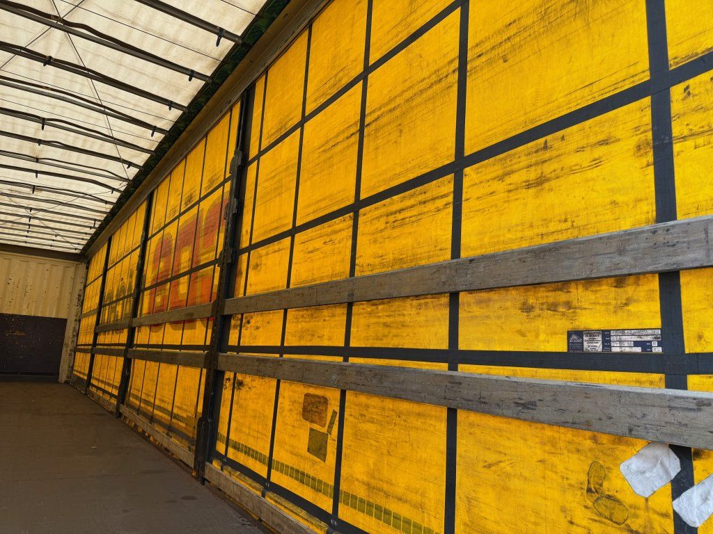 Curtainsider semi-trailer Krone SD MEGA/lowdeck: picture 17 Curtainsider semi-trailer Krone SD MEGA/lowdeck: picture 17