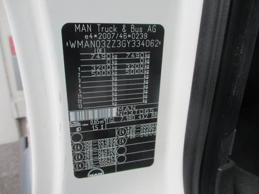 Box truck MAN TGL 7.180 mit LBW: picture 15