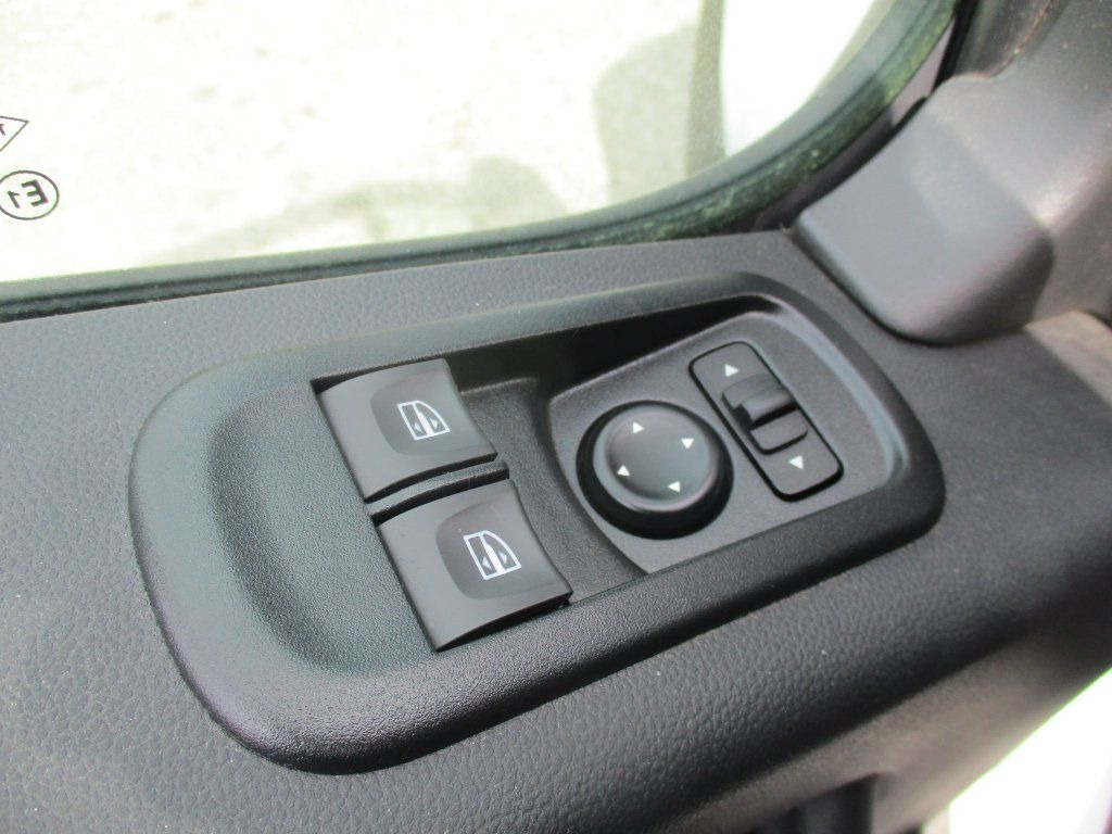 Panel van Renault Master 2.3dci L3H3: picture 19