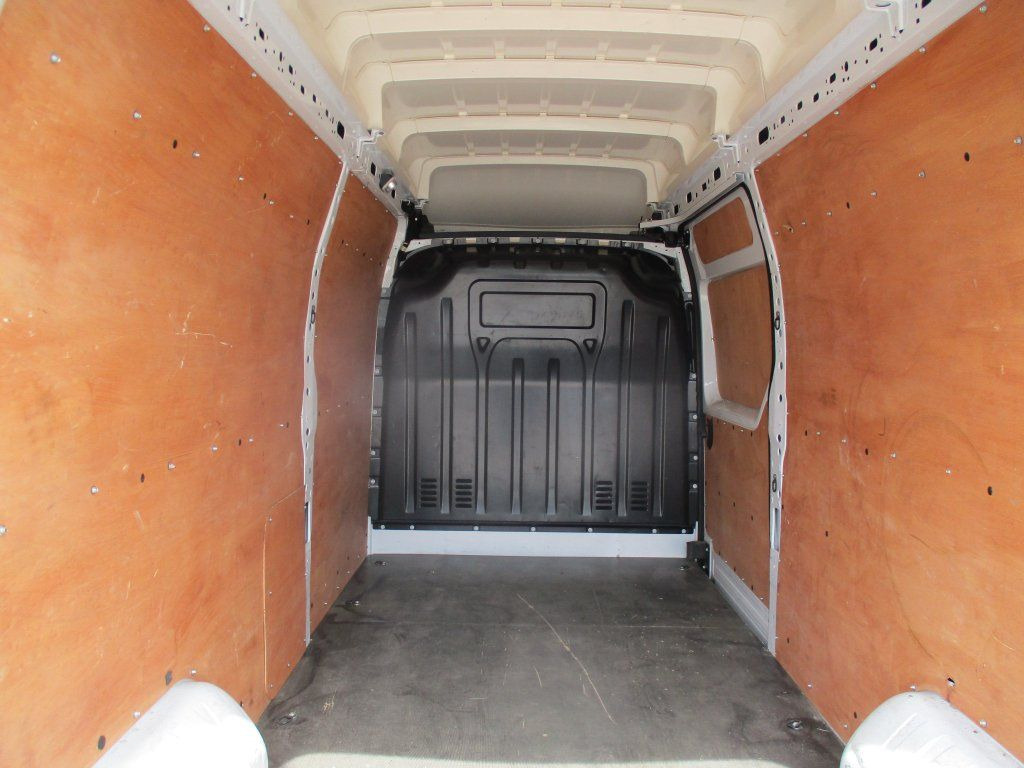 Panel van Renault Master 2.3dci L3H3: picture 10
