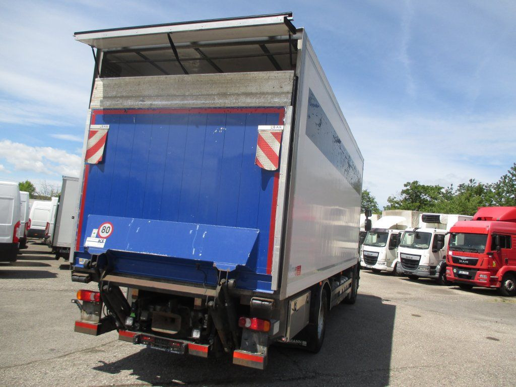Renault Premium 460 4x2 - Refrigerator truck: picture 4 Renault Premium 460 4x2 - Refrigerator truck: picture 4