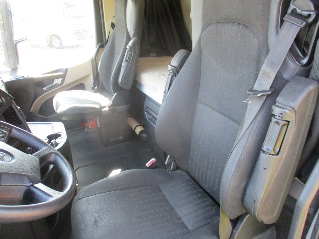 Tractor unit Mercedes-Benz 1845 Actros EURO 6 MEGA/lowdeck: picture 14