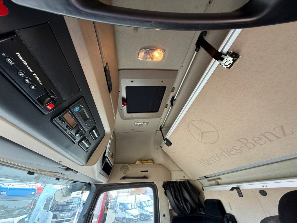 Leasing of  Mercedes-Benz 1848 Actros Gigaspace Mercedes-Benz 1848 Actros Gigaspace: picture 16 Leasing of  Mercedes-Benz 1848 Actros Gigaspace Mercedes-Benz 1848 Actros Gigaspace: picture 16