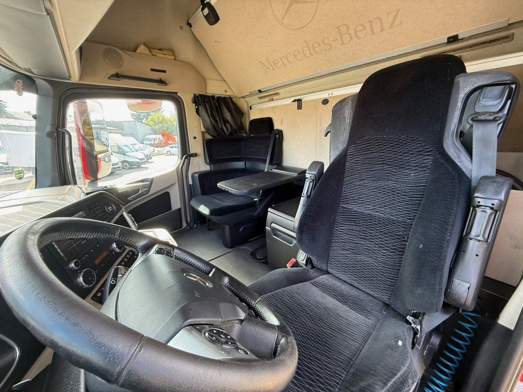 Leasing of  Mercedes-Benz 1848 Actros Gigaspace Mercedes-Benz 1848 Actros Gigaspace: picture 15 Leasing of  Mercedes-Benz 1848 Actros Gigaspace Mercedes-Benz 1848 Actros Gigaspace: picture 15