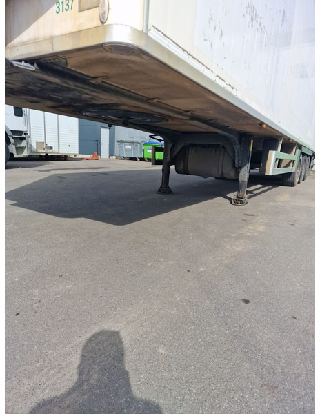 Chereau - Refrigerator semi-trailer: picture 4 Chereau - Refrigerator semi-trailer: picture 4