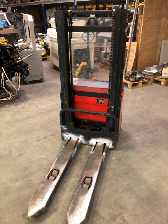 Ant Linde L 10 - high lift truck - stacker - electric pallet truck - pedestrian stacker - Stacker: picture 2 Ant Linde L 10 - high lift truck - stacker - electric pallet truck - pedestrian stacker - Stacker: picture 2