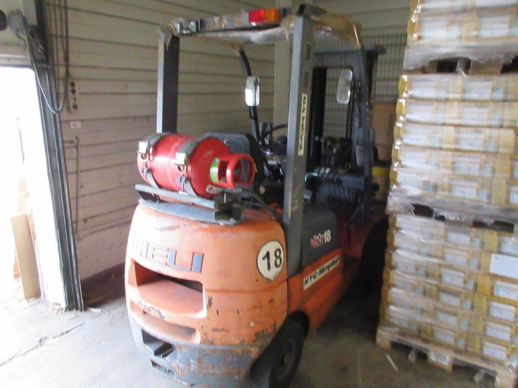 - LPG forklift: picture 1 - LPG forklift: picture 1