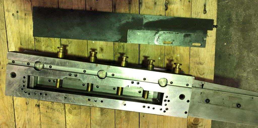 Register punching tool for Womako Renz Kugler 340-2R - Spare parts for Printing machinery: picture 1 Register punching tool for Womako Renz Kugler 340-2R - Spare parts for Printing machinery: picture 1