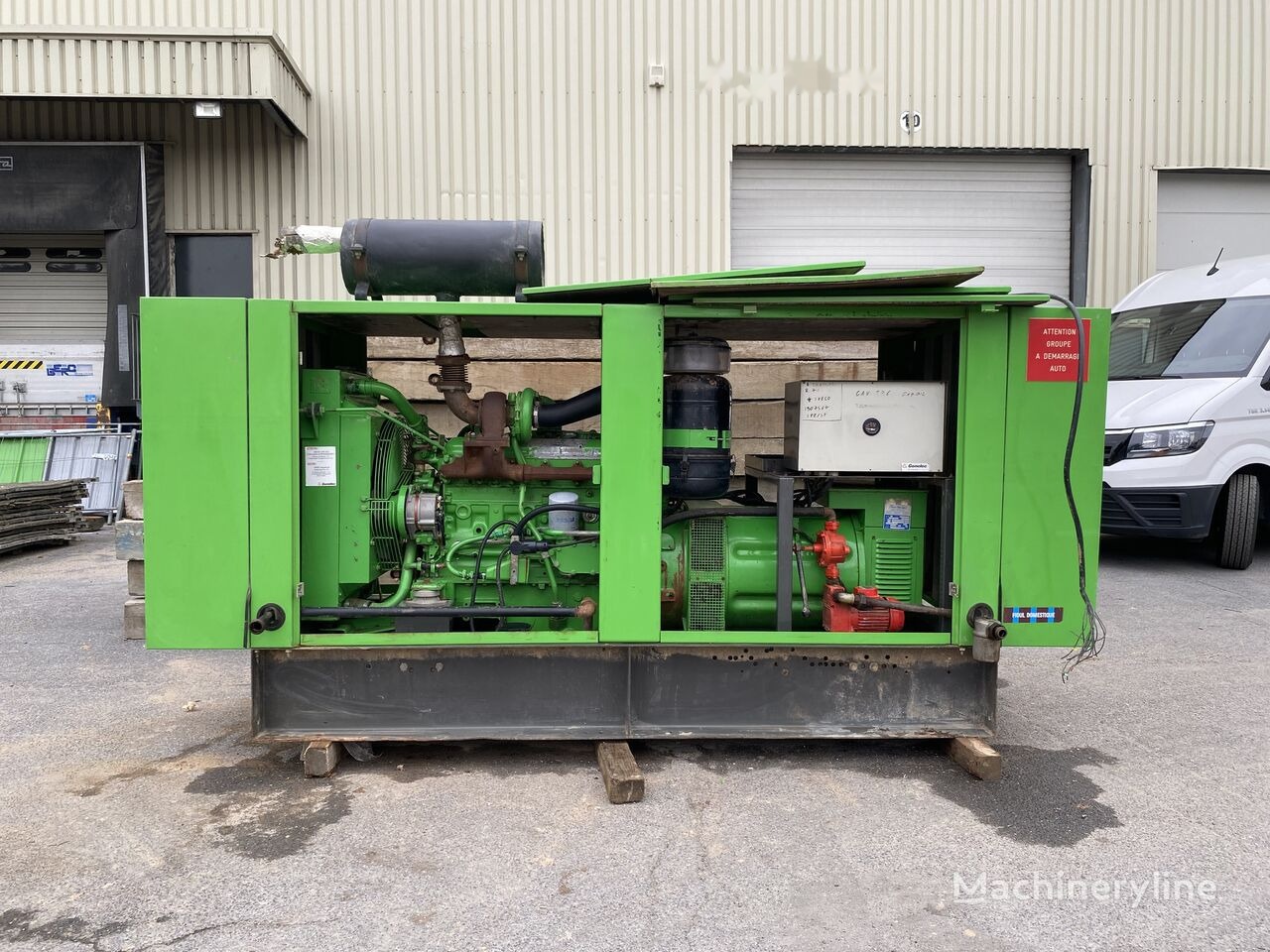 IVECO 100 kVa 8061 - Generator set: picture 1 IVECO 100 kVa 8061 - Generator set: picture 1