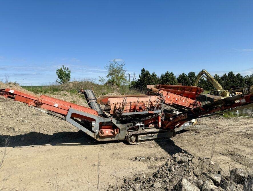 Sandvik QE330 - Screener: picture 2 Sandvik QE330 - Screener: picture 2