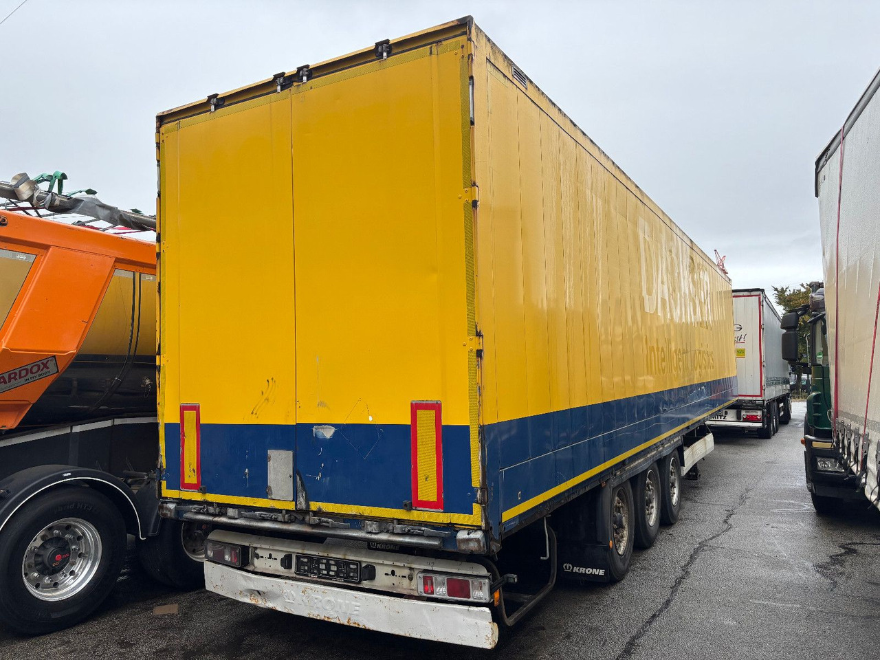 Krone SD Textilkoffer/Luft/Scheibe - Closed box semi-trailer: picture 4 Krone SD Textilkoffer/Luft/Scheibe - Closed box semi-trailer: picture 4