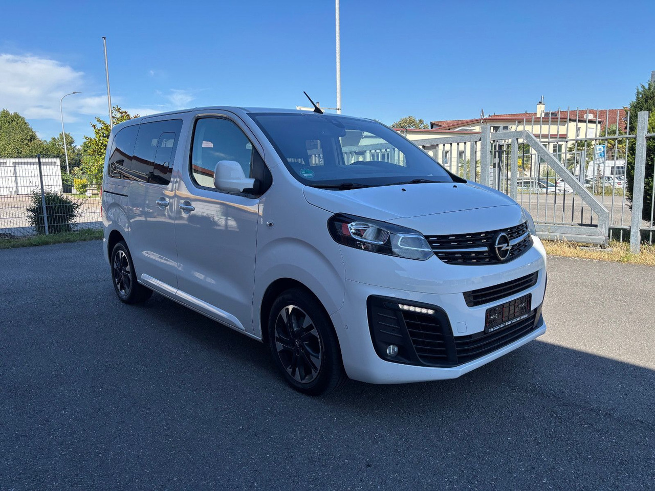 Opel Zafira Life Edition S - Passenger van: picture 2 Opel Zafira Life Edition S - Passenger van: picture 2