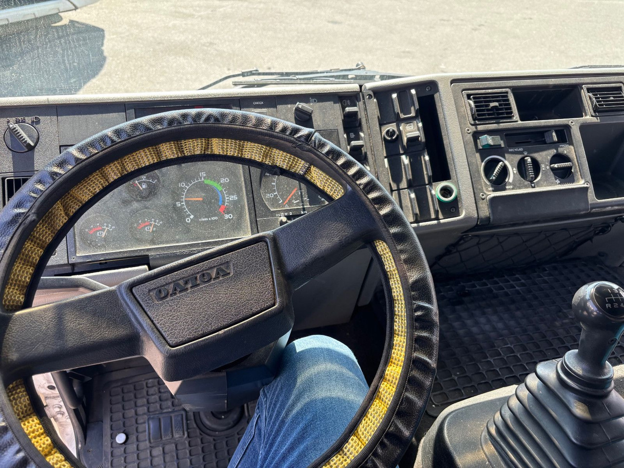 Curtain side van Volvo FL6 Klima/Luftfederung: picture 7