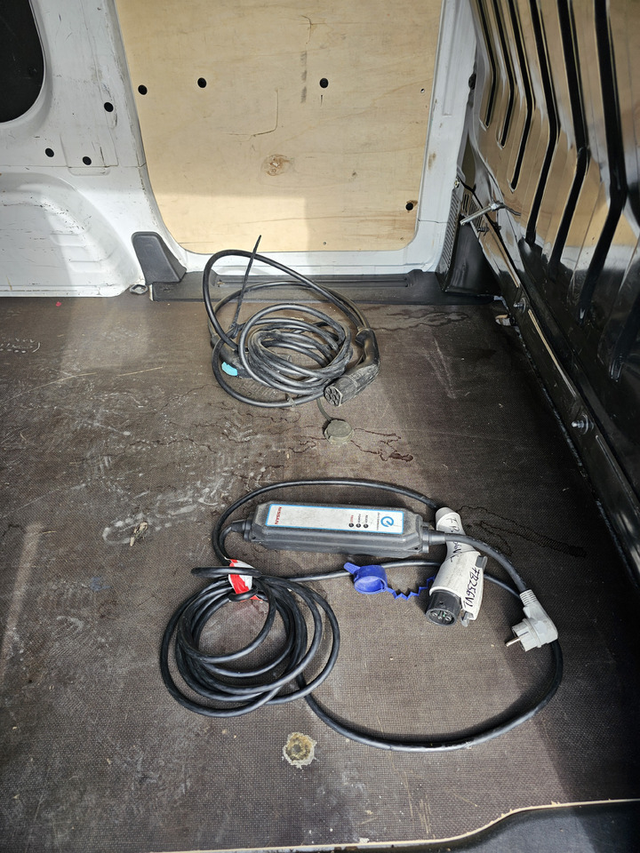 Leasing of NISSAN E-NV200  ELEKTRYCZNY 40 KV 250 km klima kamera NISSAN E-NV200  ELEKTRYCZNY 40 KV 250 km klima kamera: picture 13 Leasing of NISSAN E-NV200  ELEKTRYCZNY 40 KV 250 km klima kamera NISSAN E-NV200  ELEKTRYCZNY 40 KV 250 km klima kamera: picture 13