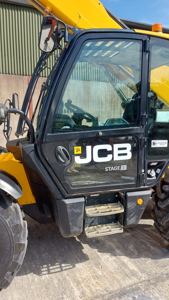 JCB 540-140 - Telescopic handler: picture 3 JCB 540-140 - Telescopic handler: picture 3