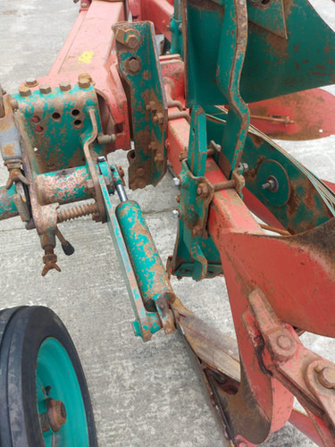 Plow Kverneland ES 100-200-28: picture 6 Plow Kverneland ES 100-200-28: picture 6