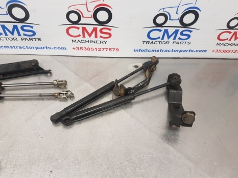 Claas Arion 530, 500, 600 Charge Air Cooler Gas Struds Assy 0021662550 - Radiator: picture 5 Claas Arion 530, 500, 600 Charge Air Cooler Gas Struds Assy 0021662550 - Radiator: picture 5