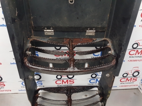 Claas Arion 640, 500, 600 Foot Step Lhs 0012609203, 0012609204 - Footstep for Agricultural machinery: picture 3 Claas Arion 640, 500, 600 Foot Step Lhs 0012609203, 0012609204 - Footstep for Agricultural machinery: picture 3
